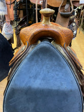 Load image into Gallery viewer, Used 15.5” Simco Western Saddle
