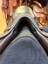 Load image into Gallery viewer, Used 17.5” Voltaire Stuttgard 2A (2014) #27652
