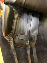 Load image into Gallery viewer, Used 18” Albion SKL Dressage Saddle #27145

