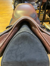 Load image into Gallery viewer, Used 17” Black Country Quantum Close Contact #24889
