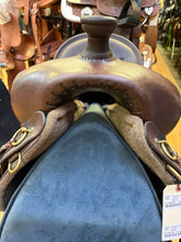 Load image into Gallery viewer, Used 16.5” Tucker Western Saddle #28007
