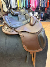 Load image into Gallery viewer, Used 18” Prestige Atena Endurance Saddle #28283
