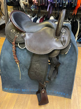 Load image into Gallery viewer, Used 17” Crestridge Ovation Light Hybrid Saddle #20362
