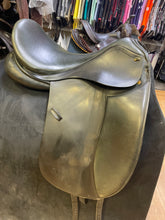 Load image into Gallery viewer, Used 17.5” Dover Circuit Dressage Saddle #25425
