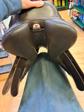 Load image into Gallery viewer, Used 16.5” Arena Close Contact #27499

