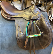 Load image into Gallery viewer, Used 17” Prestige Michel Robert Close Contact
