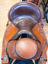 Load image into Gallery viewer, Used 15” Circle Y Walnut Grove Western Saddle #27055
