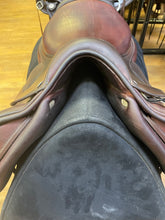 Load image into Gallery viewer, Used 17” CWD 2G Close Contact Saddle #20456
