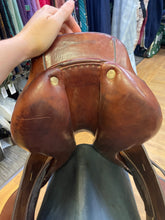 Load image into Gallery viewer, Used 17.5” CWD Monoflap Jumping Saddle #23227
