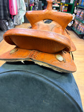 Load image into Gallery viewer, Used 16” Nash Bear Trap Barrel Saddle #28761
