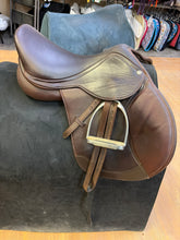 Load image into Gallery viewer, Used 16.5” Royal Highness Close Contact #26385
