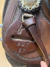 Load image into Gallery viewer, Used 17” Custom Nash Mounted Shooting Saddle

