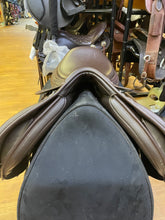 Load image into Gallery viewer, Used 17” Arena Close Contact Saddle #25388
