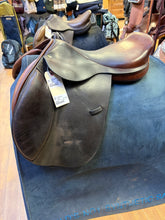 Load image into Gallery viewer, Used 17” Beval Close Contact Saddle #29913
