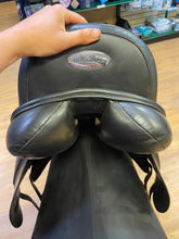 Load image into Gallery viewer, Used 18.5” Frank Baines pirouette Dressage #23210
