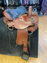 Load image into Gallery viewer, Used 15” Wyoming Saddlery Endurance Saddle #24119
