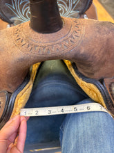 Load image into Gallery viewer, Used 15” High Horse Leona Barrel Saddle #28763
