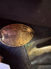 Load image into Gallery viewer, Used 17” Beval Close Contact Saddle #29913

