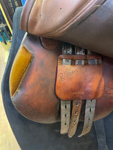 Load image into Gallery viewer, Used 16.5” Pessoa Close Contact Saddle #23761
