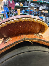 Load image into Gallery viewer, Used 14” Circle Y Kelly Kaminski "Shining Star" Barrel Racer #28500
