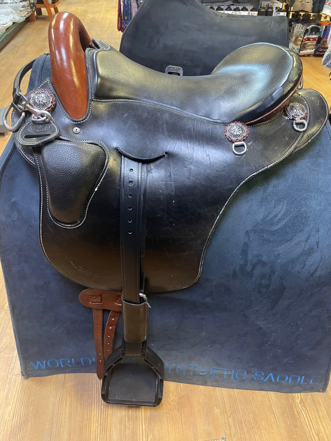 Used 16” Double Diamond Endurance Saddle