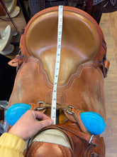 Load image into Gallery viewer, Used 15.5” McCall Wade Sunflower Saddle
