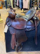 Load image into Gallery viewer, Used 15” Circle A American Saddlery Bear Trap Saddle #22270
