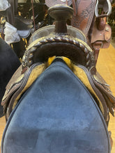 Load image into Gallery viewer, Used 15.5” Circle Y Dark Oil Show Saddle #23405

