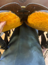 Load image into Gallery viewer, Used 16.5” Allegany Western Saddle #23991
