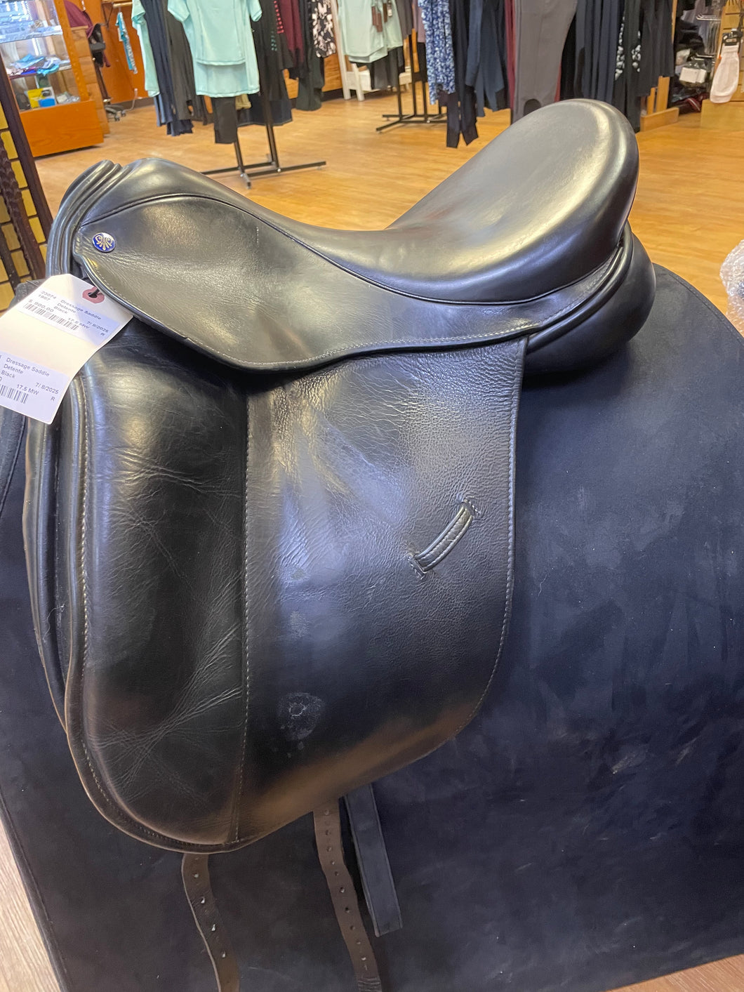Used 17.5” Detente Dressage Saddle #22074