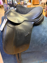 Load image into Gallery viewer, Used 17” Custom Saddlery Dressage saddle #27952
