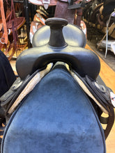 Load image into Gallery viewer, Used 17” Abetta Super Cushion Western Saddle #28053

