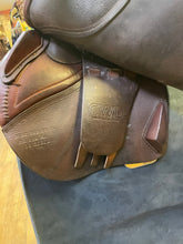 Load image into Gallery viewer, Used 18” CWD Classic Close Contact #22934
