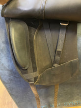 Load image into Gallery viewer, Used 17.5” Wintec Pro Dressage Saddle #21980
