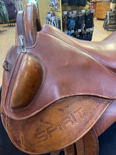 Load image into Gallery viewer, Used 16” Sommer Spirit Endurance Saddle #19220
