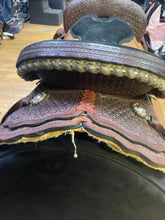 Load image into Gallery viewer, Used 16” Nash Barrel Saddle #24728
