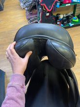 Load image into Gallery viewer, Used 18” Ideal Wide Seat Event Saddle Hoop Tree #24932
