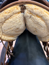 Load image into Gallery viewer, Used Big Horn 120 Endurance Saddle #28040
