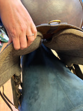 Load image into Gallery viewer, Used 16.5” Tucker Western Saddle #28007
