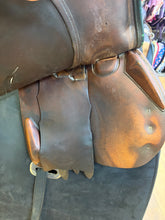 Load image into Gallery viewer, Used 16.5” Devoucoux Oldara 2011 Close Contact #27194
