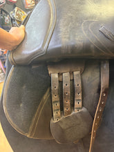 Load image into Gallery viewer, Used 17.5” Adam Ellis Close Contact #27862
