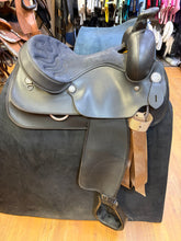 Load image into Gallery viewer, Used Wintec 15” wide Western Saddle #29248
