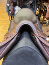Load image into Gallery viewer, Used 17.5” Devoucoux Biarritz Lab
