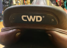 Load image into Gallery viewer, Used 17” CWD 2G Close Contact Saddle #20456
