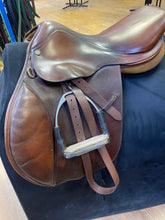 Load image into Gallery viewer, Used 16.5” Pessoa Close Contact Saddle #23761
