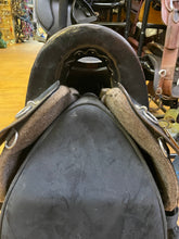 Load image into Gallery viewer, Used 16.5” Tucker Vista Endurance Saddle #25389
