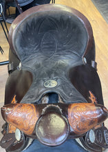 Load image into Gallery viewer, Used 15” Western Saddle #20497
