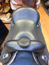 Load image into Gallery viewer, Used 17” Abetta Super Cushion Western Saddle #28053
