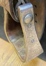 Load image into Gallery viewer, Used 16” Custom Art Vancore Western Saddle #19779
