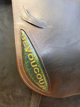 Load image into Gallery viewer, Used 16.5” Devoucoux Oldara 2011 Close Contact #27194
